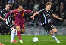 米体：罗马后卫韦斯利本周末意甲可以复出，迪巴拉有望进入替补席 - 全景赛事 - 体育在线窗