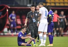 惨不忍睹！吉林首发五人首节合计10中1仅拿2分 - 大众体育 - 体育在线窗