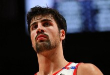 键盘侠|三球下场应被禁赛！阿夫迪亚和布克罚球一样多&大家别酸了 - 大众体育 - 体育在线窗