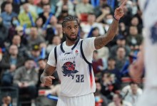 鲁媒：明日山东男篮主场迎战北京男篮 克里斯大概率伤愈回归 - 体坛热点 - 体育在线窗