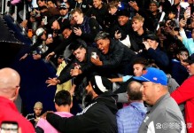 约罗：C罗和梅西踢球太不可思议了，科比和乔丹都是我很好的榜样 - 全景赛事 - 体育在线窗