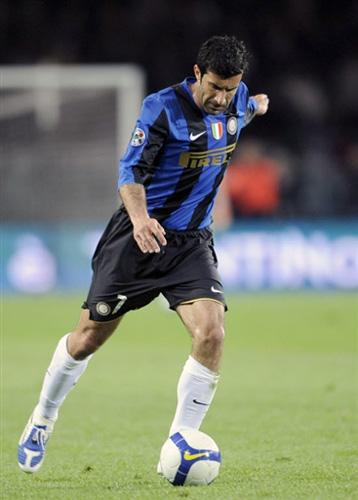 菲戈:加盟巴萨完全是命运的安排,国米给了我尊重和爱