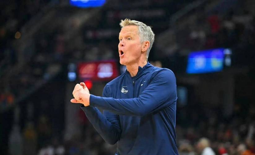 末节一度上了三个双向！科尔：主力要休息 我们不怕派任何人上场