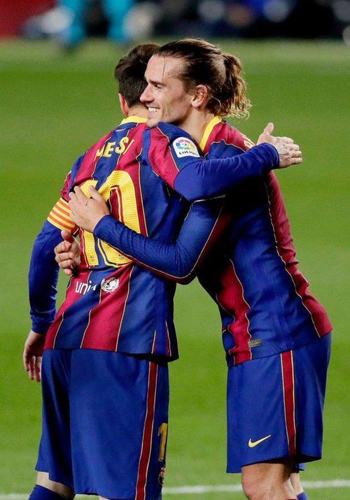 德天空：巴萨密切关注武什科维奇，已将其纳入今夏引援名单