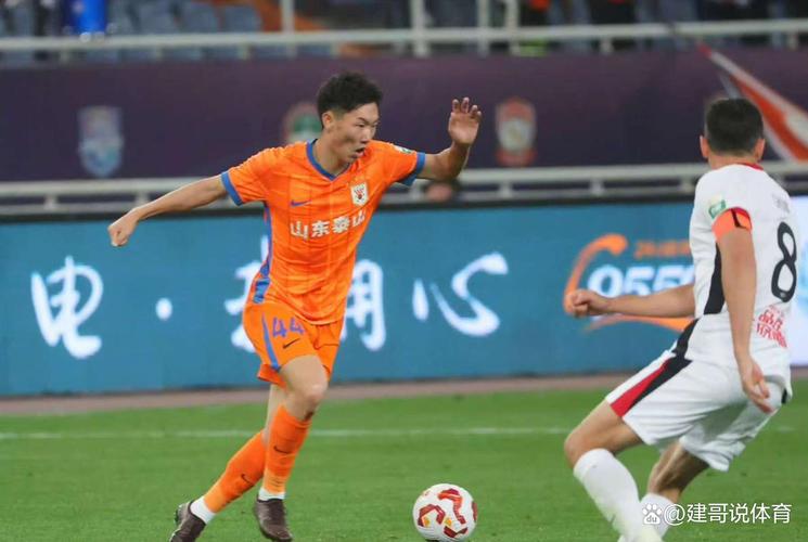 鲁媒:泰山五外援悉数现身训练场,阿尔瓦罗有望上演泰山队首秀