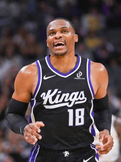 威少怒怼记者:我不想骂人被罚款 你们的不实言论我不喜欢!