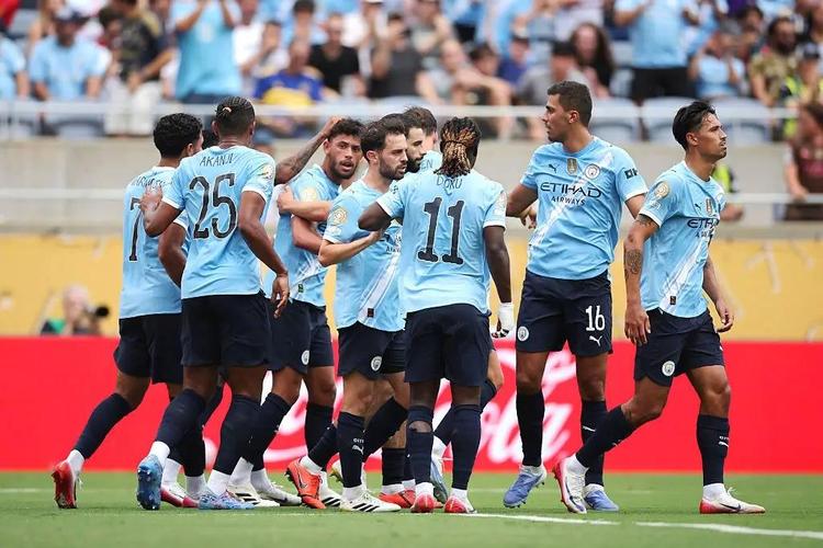 官方：法尔克对阵曼城赛后与裁判对峙，被停赛1场+罚款8000英镑