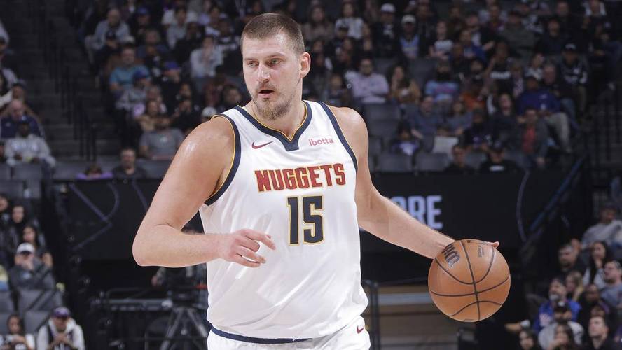 掘金获重发机会！有湖人球员认为约基奇就是想快发球 结果失误了