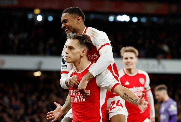 英超各队门将平均抱球时间：曼联断层第一布莱顿第二，阿森纳倒三