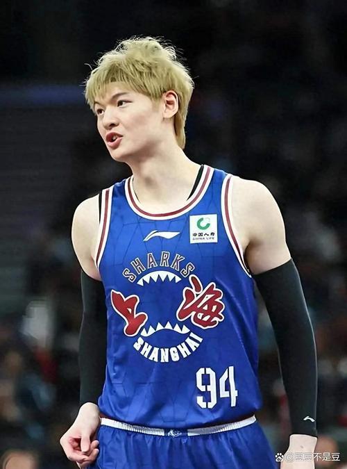 一言为定？王哲林打趣：明年参加扣篮大赛 我也想当当扣篮王