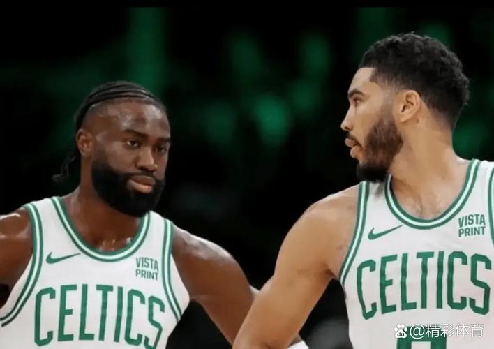 杰伦·布朗：没有人给塔图姆施压 但他想回到场上&承担责任