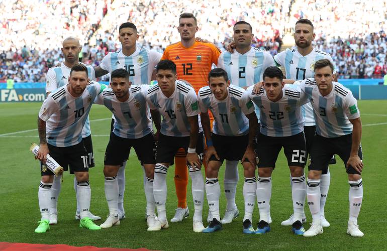 怎么样?阿根廷2026世界杯客场球衣谍照:黑色,富有艺术感图案