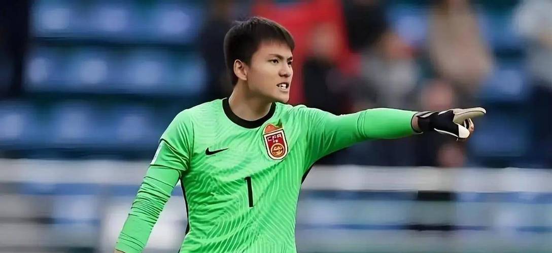 转会费685万!铜梁龙19岁门将姚浩洋首秀连续神扑+果断出击解围