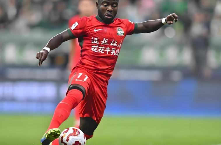 申花vs英博首发：4外援PK5外援！拉唐、盖伊先发，阿奇姆彭登场