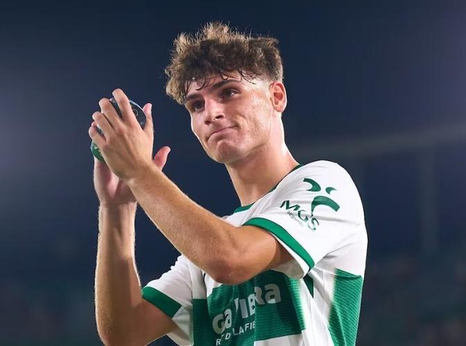 阿斯：加维预计还需3周才能复出，入选本轮名单是精神上鼓舞球队