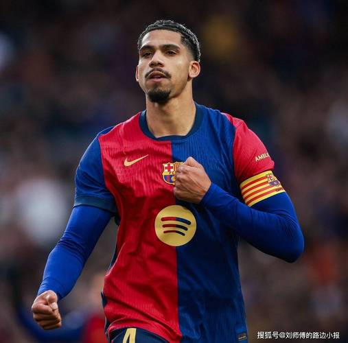 今日是阿劳霍27岁生日，巴萨社媒为其送上祝福：生日快乐