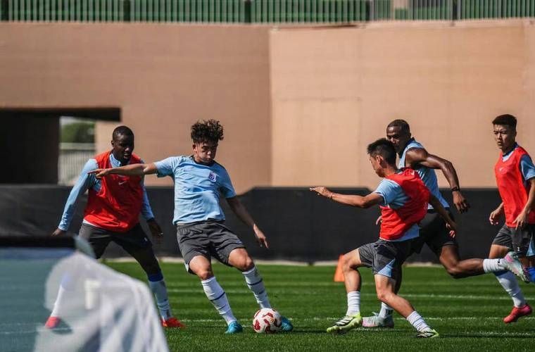 拉唐:联赛首秀在主场打进2球很激动也很开心 也替盖伊感到高兴