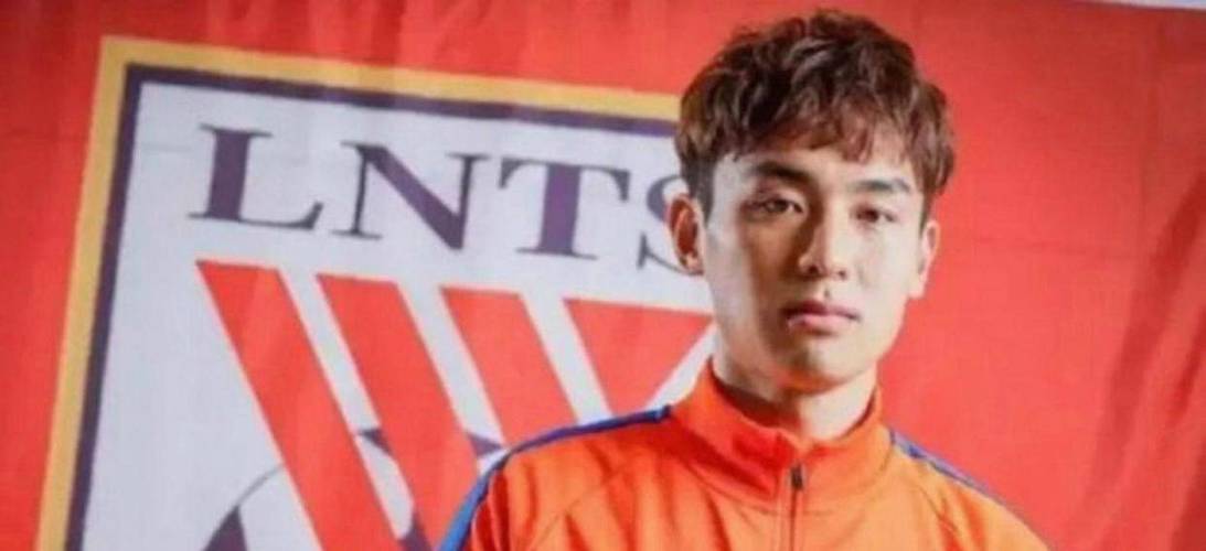 于根伟：黄嘉辉踢右中卫想解决出球问题，吴兴涵总体表现可以