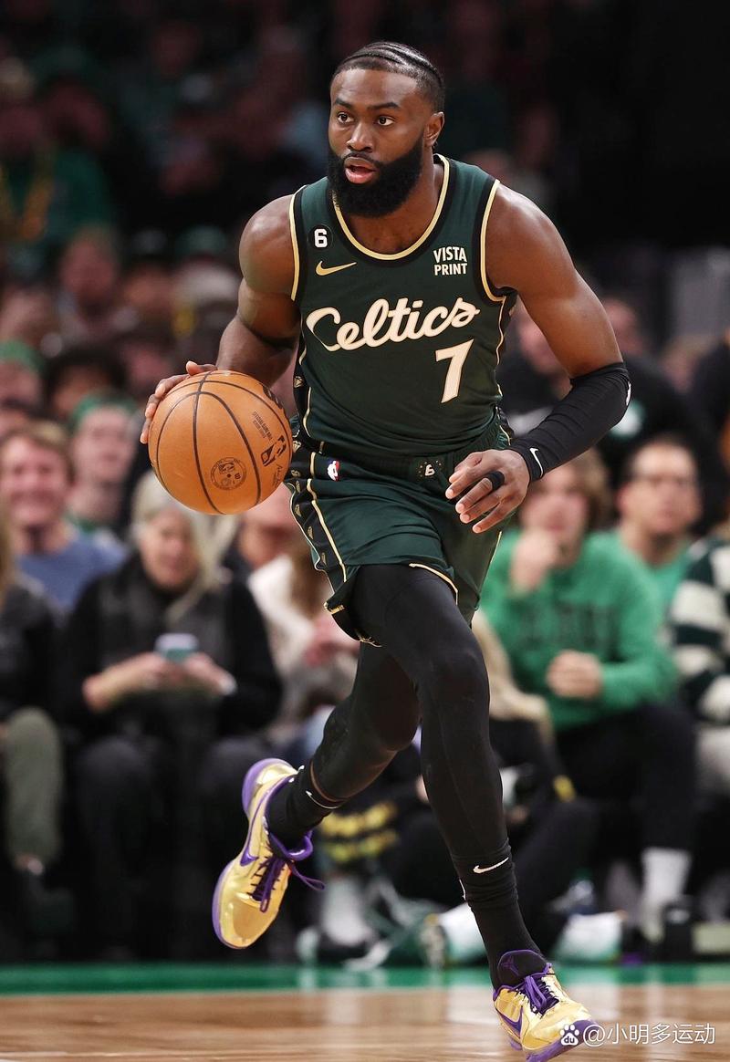 杰伦·布朗：我是最强攻防一体的人类球员 而文班根本不是人类