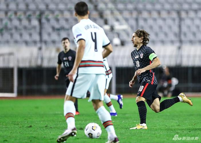 流量拉满！加纳乔本场数据：造乌龙+造红牌+加时破门，评分8.4