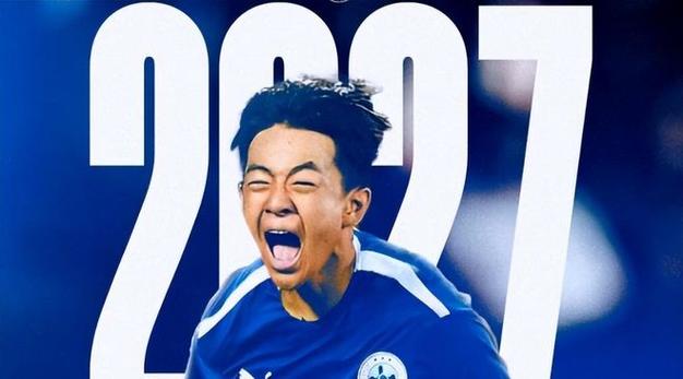 媒体人：赛后不少媒体人想采访上演中超首秀的邝兆镭，但没能实现