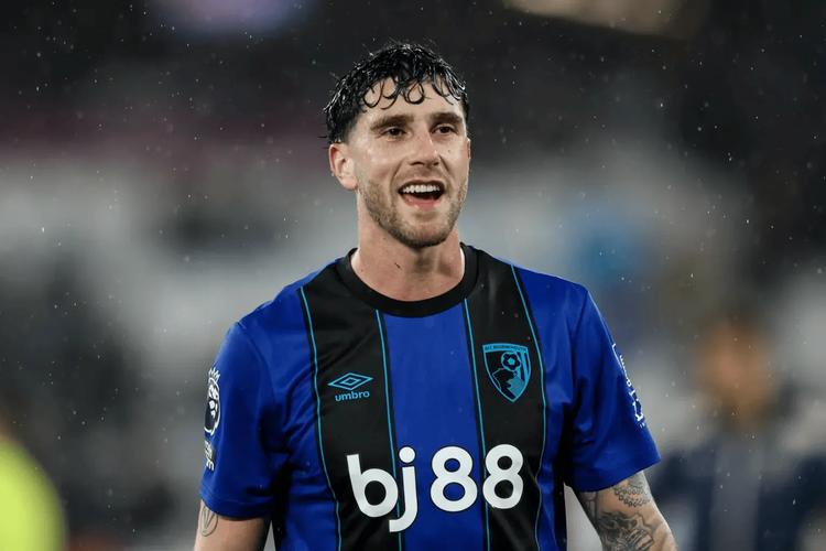 太阳报：纽卡助教找B费签名，后者欣然答应