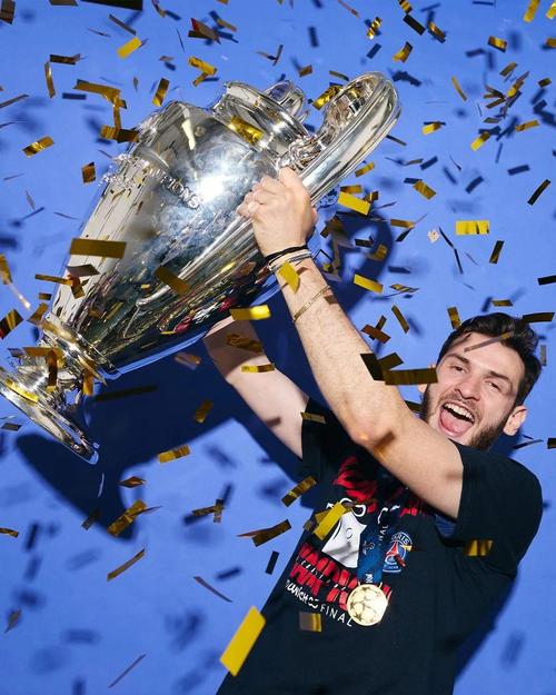 斯科尔斯、巴特：当时诺坎普就是个垃圾场，尤文主场全是水泥