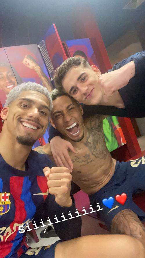 阿劳霍社媒晒照庆生：与奥利维拉一起过生日