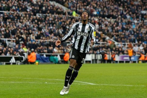 亏炸了！23岁伊兰加花了纽卡6140万欧，至今40场1球2助几乎无亮点