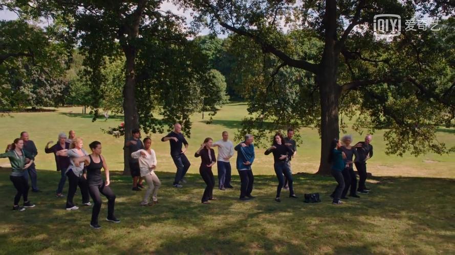 亚历山大:面对包夹我会努力寻找平衡 会根据比赛感觉做判断