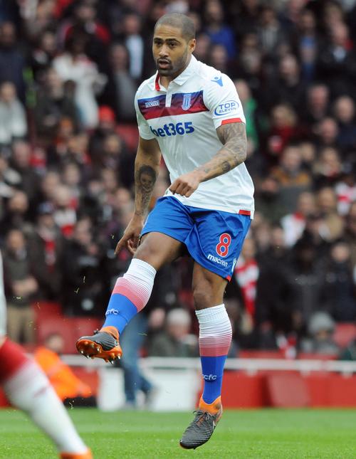 格伦·约翰逊：切尔西可考虑签凯莱赫或特拉福德，前者是稳妥选项