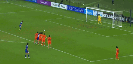 进球无效！刘浩帆门前“捡漏”破门，VAR介入判他手球在先