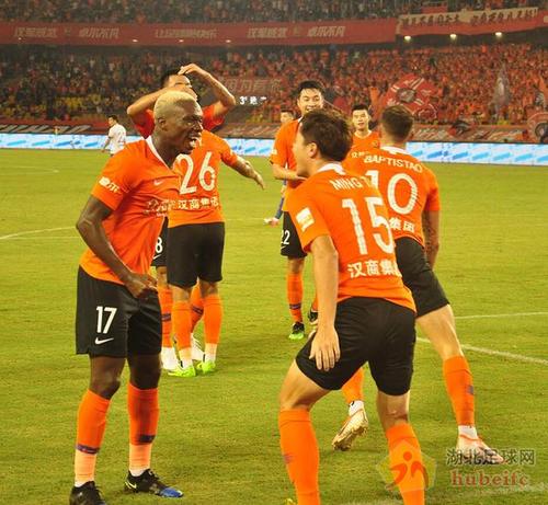 米特里策:新赛季首场来了这么多球迷,我们也应当用胜利回馈他们