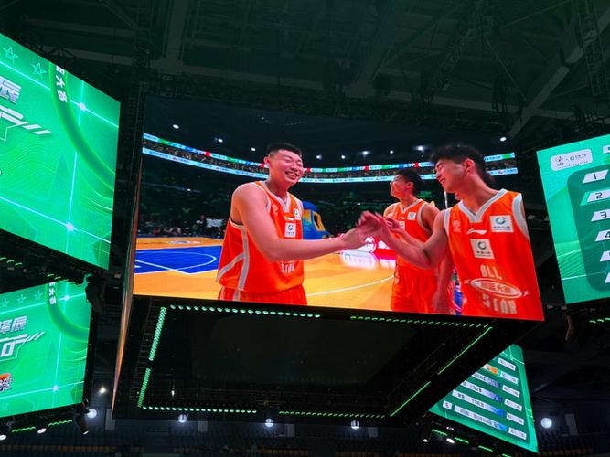 赵继伟调侃俞泽辰扣篮大赛惜败!俞泽辰回复:再整我真得飞杨导了