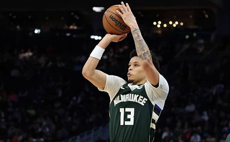 得分真难！雄鹿首节仅拿15分 投篮23中7&三分8中1