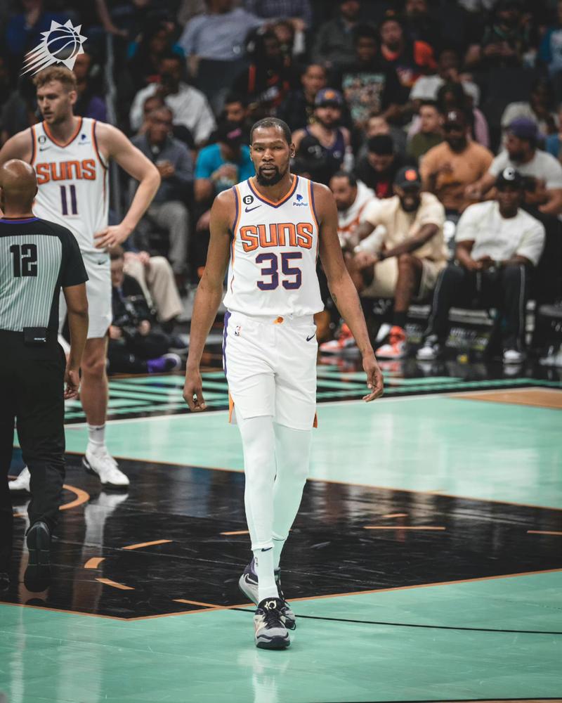 真不休息啊！杜兰特打满首节6中4拿下10分3板2助1帽