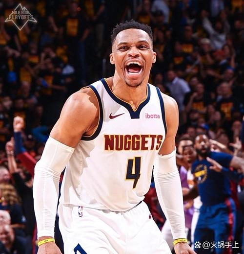 第208次三双+0失误!威少全场拿下23分11篮板12助攻 正负值+10!