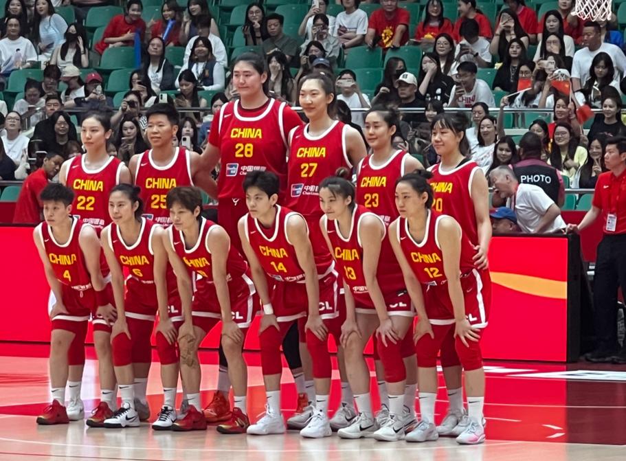 火爆！中国女篮武汉热身赛涌入了5000多名球迷 上座率高达八成