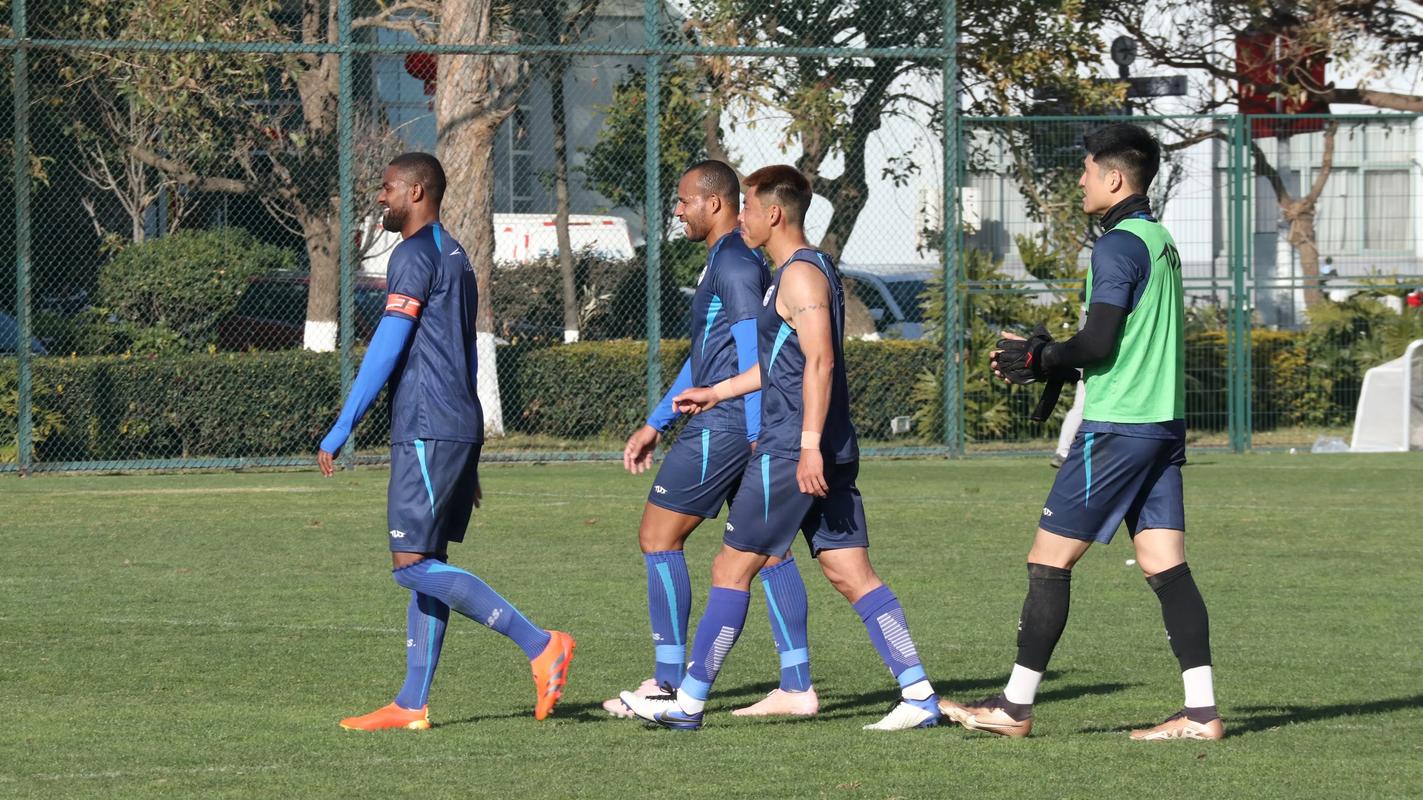 东体:朱辰杰与泰山热身赛后身体有些反应,中超首战要求自己拼