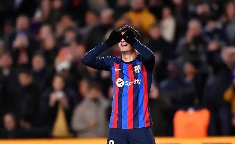 哈维:我问弗里克巴萨是否在我下课前接触他,他说没有并登门道歉