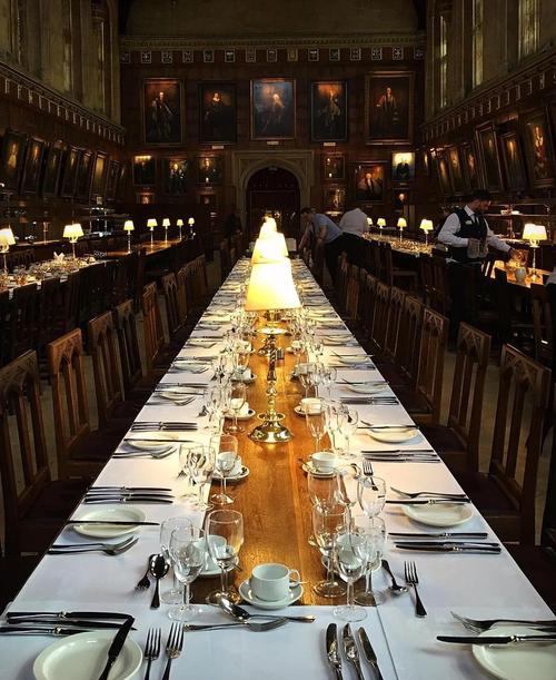 世体：巴萨入住纽卡“霍格沃茨”式酒店，宛如哈利·波特魔法世界