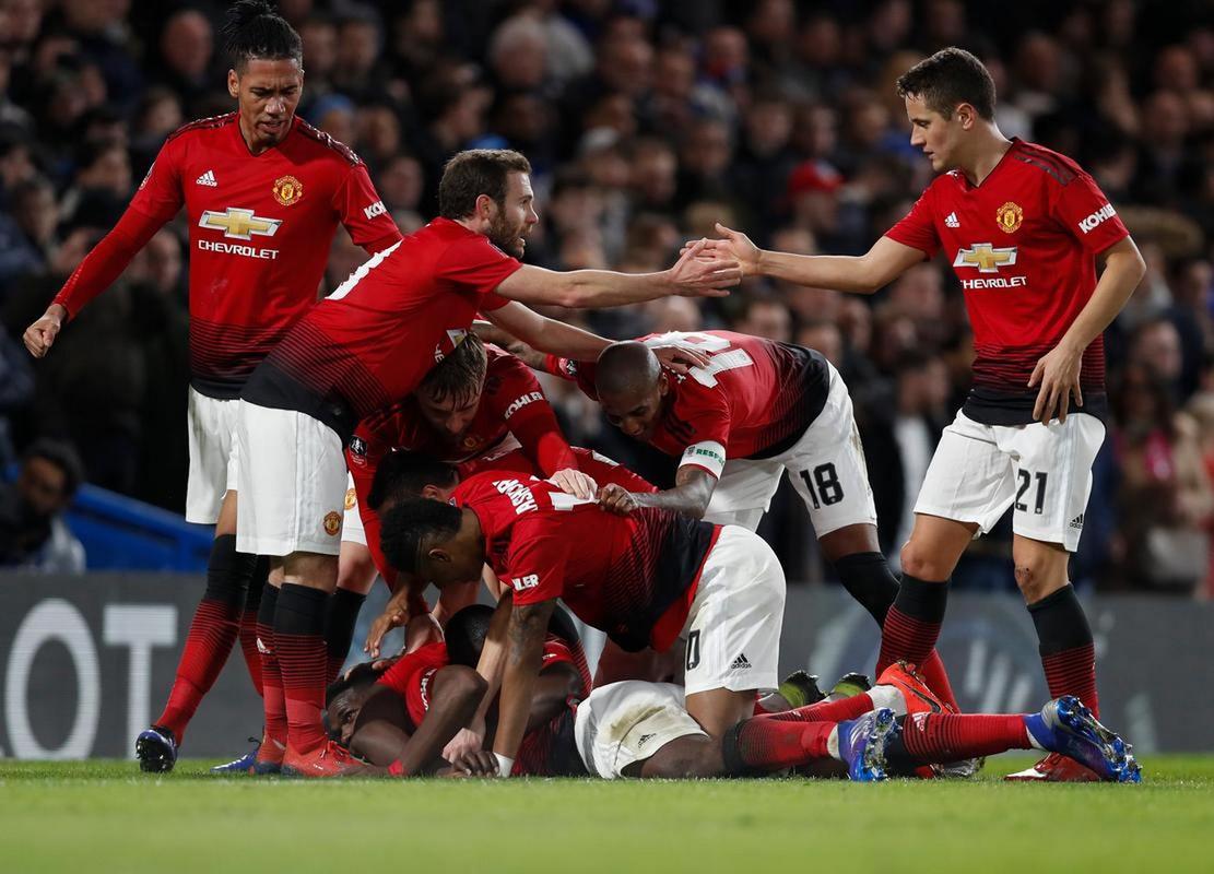 电讯报：曼联名宿在社媒互相攻击，以赚取流量和保持热度