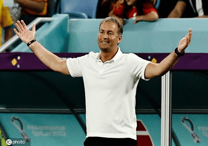 德天空：勒沃库森将评估尤尔曼执教表现，不能排除换帅可能性