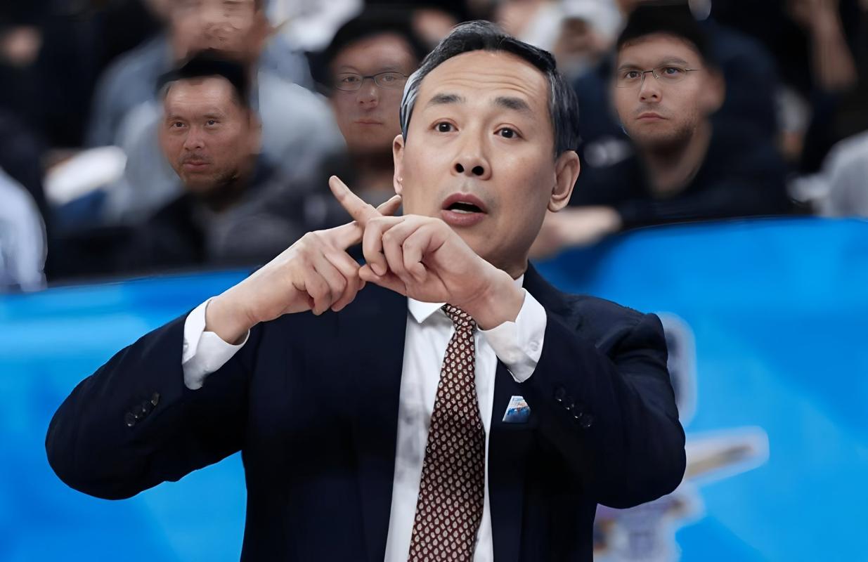 许利民：麦基融入很快 他很聪明水平很高 我们得让他的优势最大化