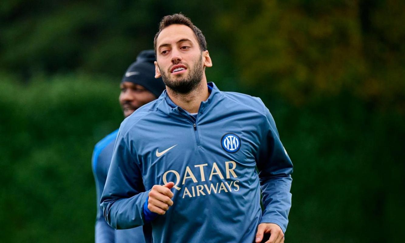 罗马诺：恰尔汗奥卢的续约完全停滞，若没进展极可能今夏离开国米