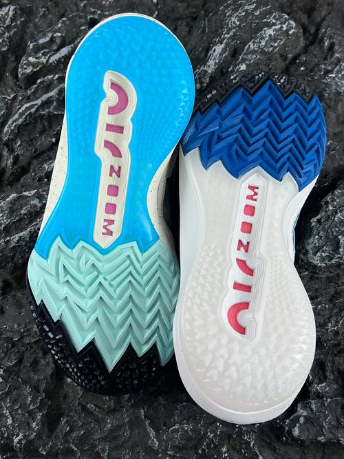 鸳鸯配色！杰伦·威廉姆斯今日热身上脚专属Crazy 2 “OKC” PE