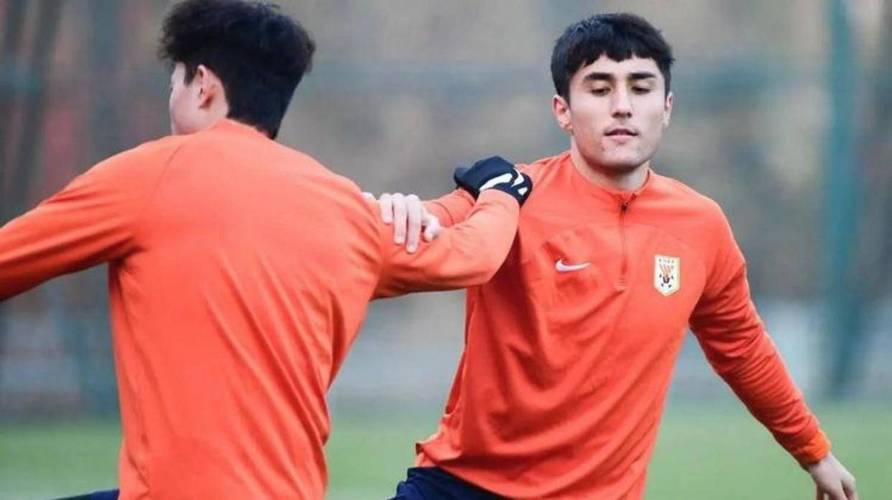 鲁媒：阿卜杜肉苏力等多位泰山青训首轮获机会，贾非凡将面对旧主