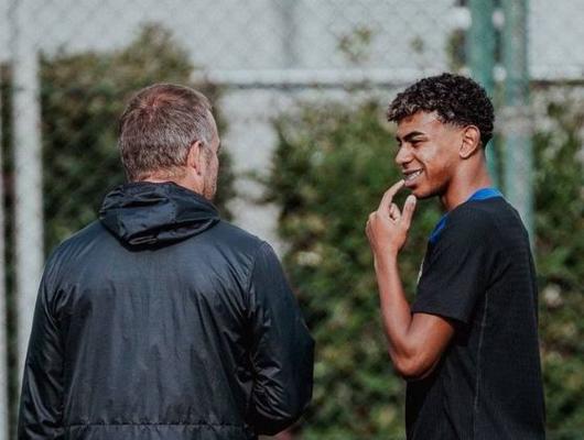 弗里克：客场1-1战平是可以接受的结果，对亚马尔的态度感到满意