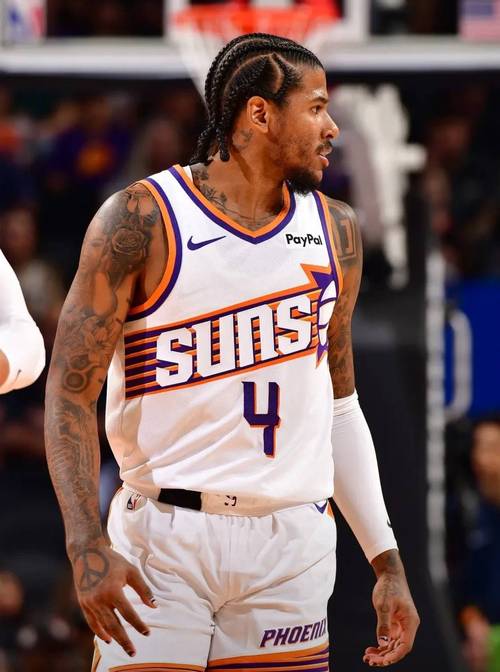 要爆一场？杰伦·格林状态火热 首节7分钟7中5轰下14分4板！