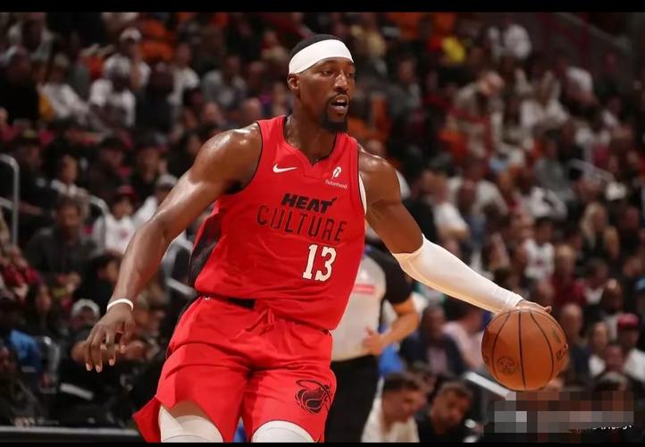 见证历史！阿德巴约NBA单场83分历史第二，相当于足球谁进几球？